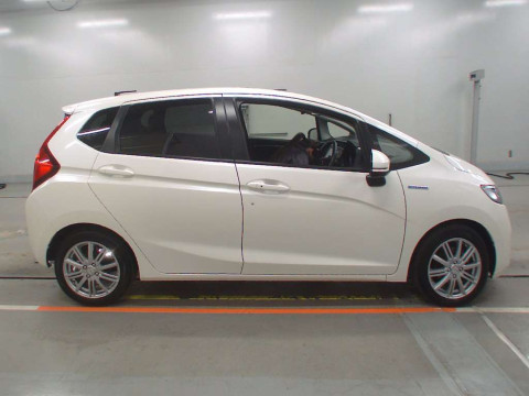 2016 Honda Fit Hybrid GP5[2]