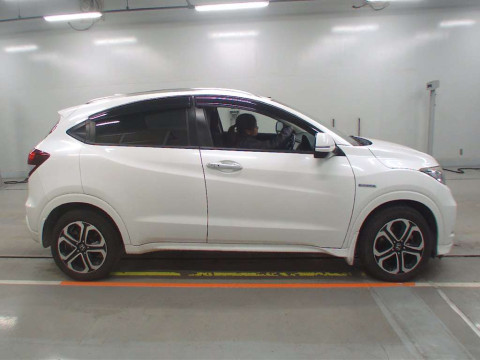 2016 Honda VEZEL RU3[2]