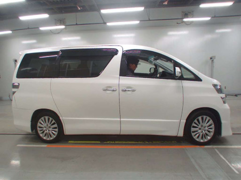 2014 Toyota Vellfire ANH20W[2]