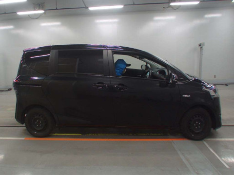 2017 Toyota Sienta NHP170G[2]