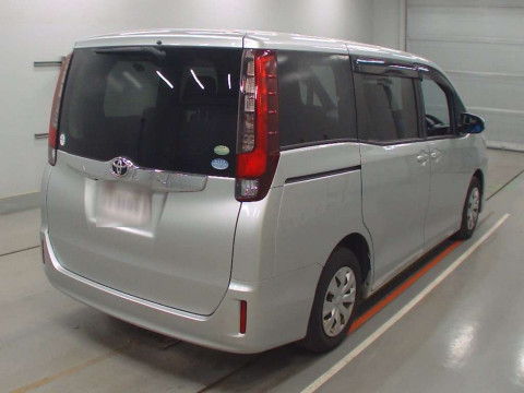 2014 Toyota Noah ZRR80G[1]