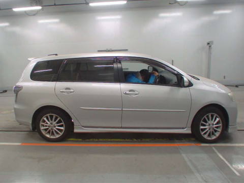 2010 Toyota Corolla Fielder NZE141G[2]