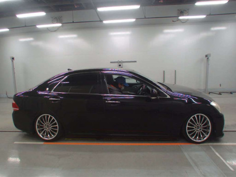 2010 Toyota Crown GRS200[2]