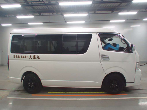 2010 Toyota Hiace Wagon TRH219W[2]