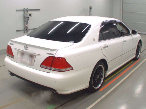 2004 Toyota Crown GRS180[1]