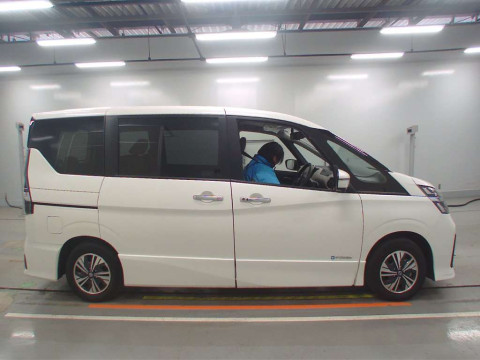 2022 Nissan Serena HFC27[2]