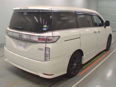 2017 Nissan Elgrand TE52[1]