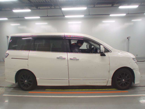 2017 Nissan Elgrand TE52[2]