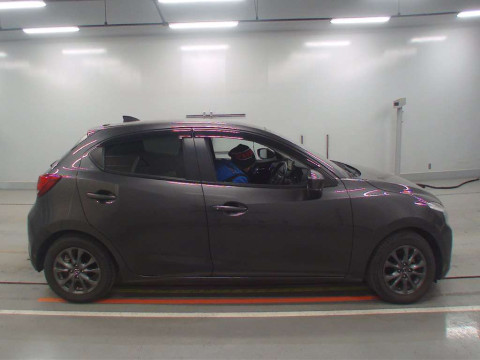 2016 Mazda Demio DJ3FS[2]