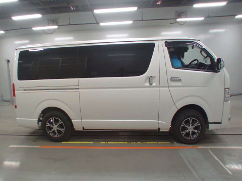 2019 Toyota Hiace Van GDH206V[2]