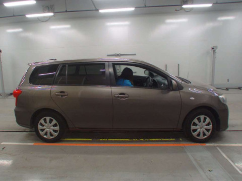 2012 Toyota Corolla Fielder NZE141G[2]