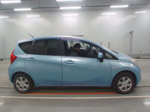 2013 Nissan Note E12[2]