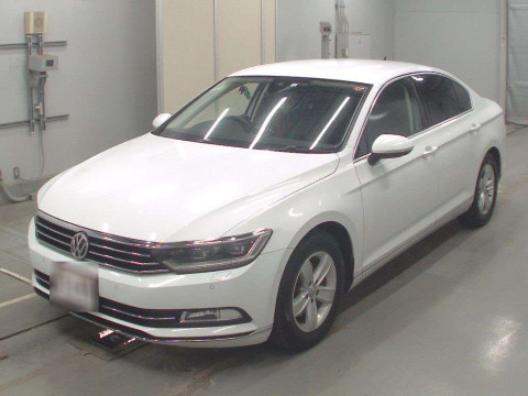 2018 Volkswagen Passat 3CCZE[0]