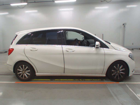 2013 Mercedes Benz B-Class 246242[2]