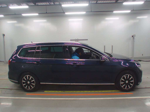 2016 Volkswagen Passat Variant 3CCZE[2]