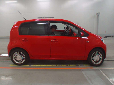 2013 Volkswagen up! AACHY[2]