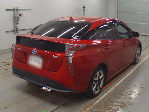 2016 Toyota Prius ZVW51[1]