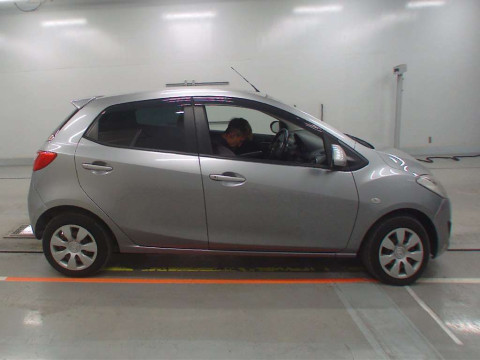 2013 Mazda Demio DE3FS[2]