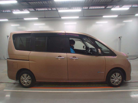 2014 Nissan Serena HC26[2]