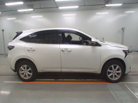 2014 Toyota Harrier ZSU60W[2]