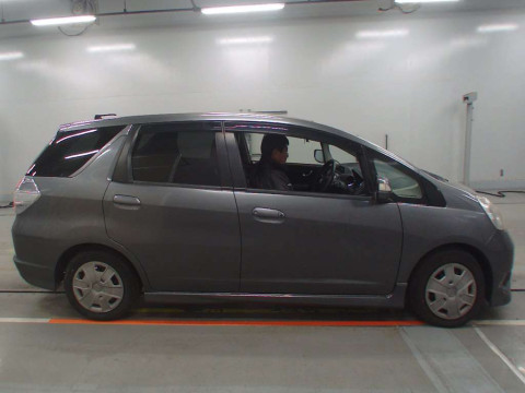 2012 Honda Fit Shuttle Hybrid GP2[2]