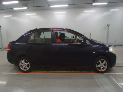 2008 Nissan Tiida Latio SNC11[2]