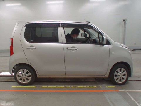 2013 Suzuki Wagon R MH34S[2]