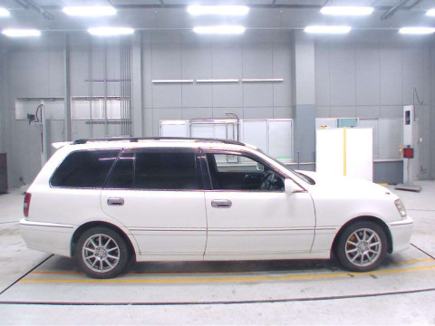 2001 Toyota Crown Estate JZS171W[2]