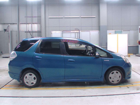 2013 Honda Fit Shuttle Hybrid GP2[2]