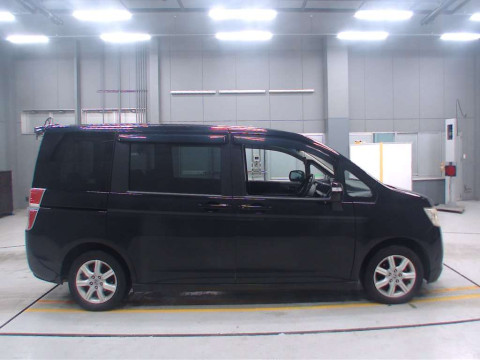 2010 Honda Step WGN RK2[2]