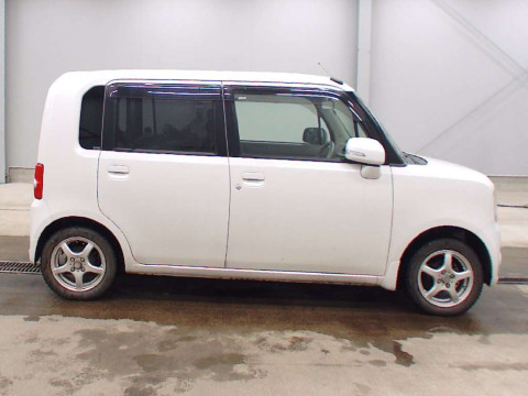 2010 Daihatsu Move Conte L585S[2]