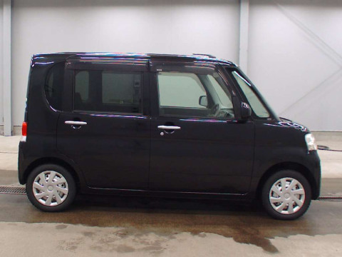 2012 Daihatsu Tanto L385S[2]