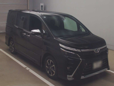 2019 Toyota Voxy ZRR80W[2]