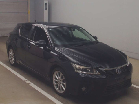 2011 Lexus CT ZWA10[2]