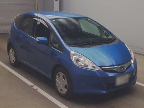 2010 Honda Fit Hybrid GP1[2]