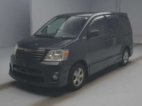 2003 Toyota Noah AZR60G[0]