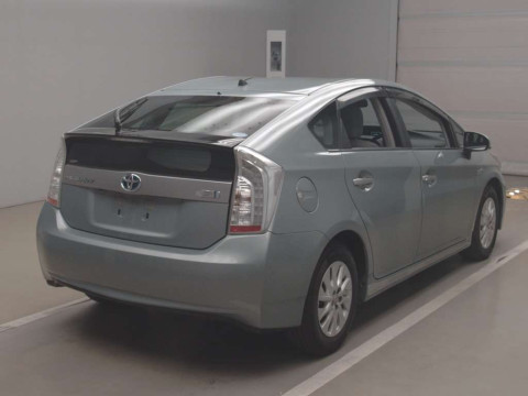 2014 Toyota Prius PHV ZVW35[1]