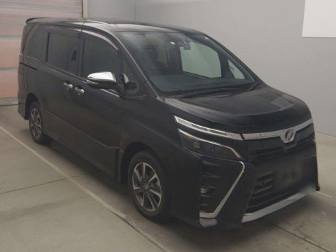 2019 Toyota Voxy ZRR85W[2]