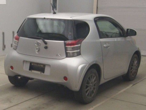 2009 Toyota iQ KGJ10[1]