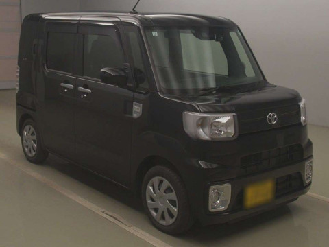 2021 Toyota Pixis Mega LA700A[2]