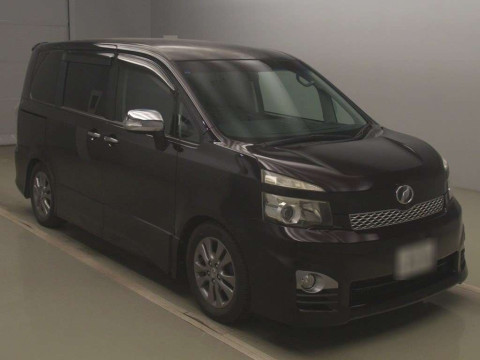 2011 Toyota Voxy ZRR70W[2]