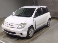 2004 Toyota IST