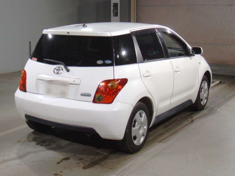 2004 Toyota IST NCP60[1]