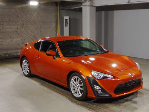 2012 Toyota 86 ZN6[2]