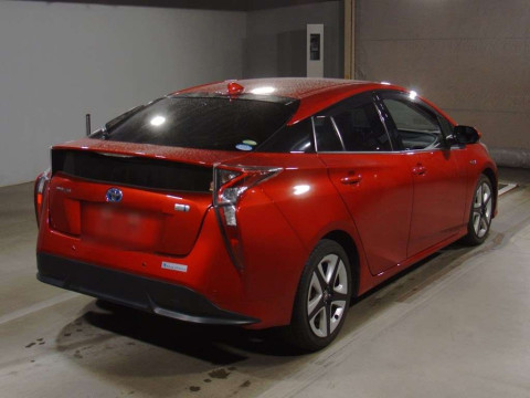 2016 Toyota Prius ZVW51[1]