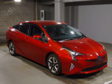 2016 Toyota Prius ZVW51[2]