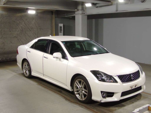 2011 Toyota Crown GRS200[2]