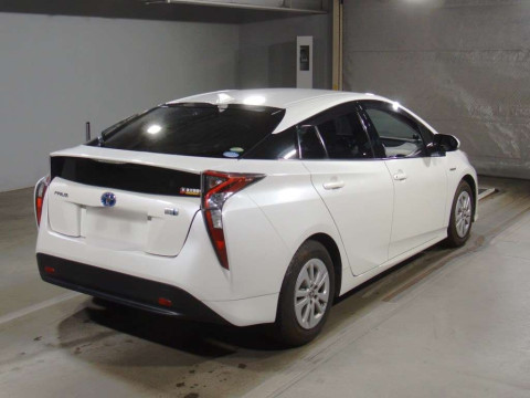 2016 Toyota Prius ZVW50[1]