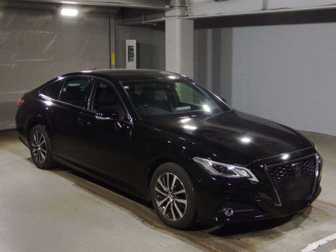 2018 Toyota Crown ARS220[2]