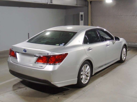 2013 Toyota Crown Hybrid AWS210[1]